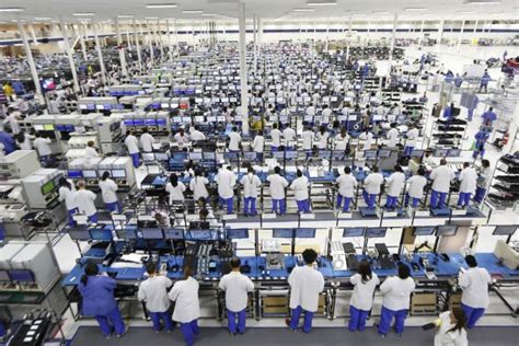 Quince A Os De Estudiante Madre Y Trabajadora De Foxconn Izquierda Web