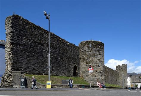 By The Wall Tan Y Bont Caernarfon © Bill Harrison Cc By Sa20