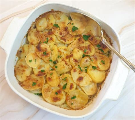 Boulangere potatoes - Foodle Club