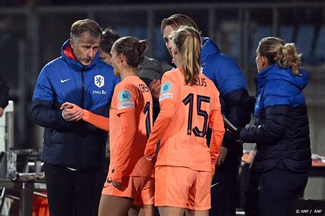 Voetbalsters Bereiden Zich In Spanje Voor Op Nations League Duel