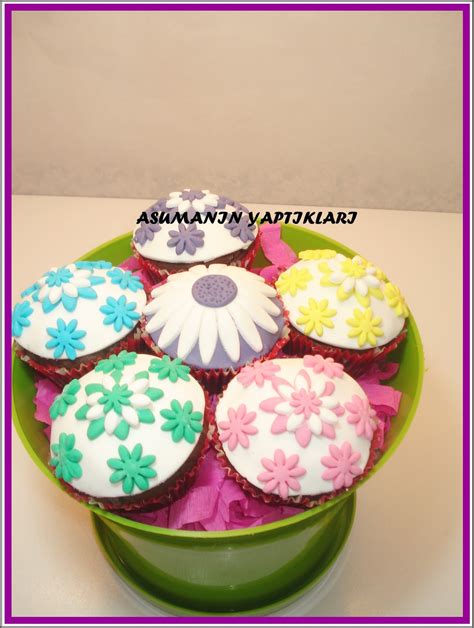 Asumanin Yaptiklari Saksidakİ Cupcakeler