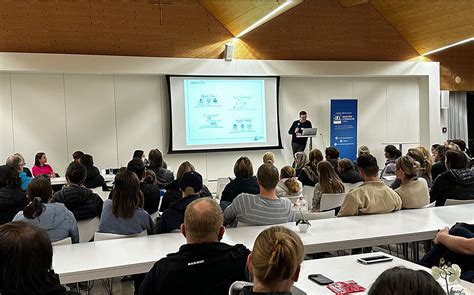 Maristen Gymnasium Furth Großer Andrang beim Infoabend