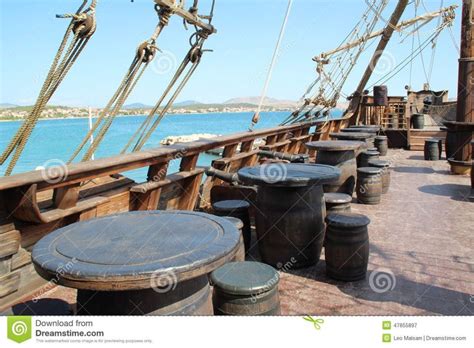 Pin By Joyyy On Ux Storyboard Pirate Ship Photo Reference Pirates