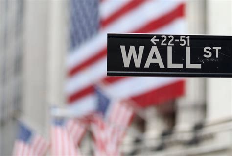 Wall Street máximos históricos estimulada por pacote de apoio à