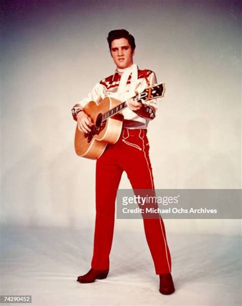 1800 Elvis Presley 1950s Stock Photos High Res Pictures And Images