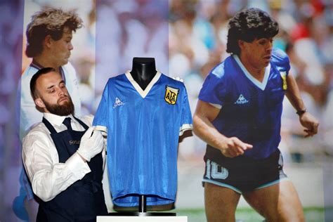 Un maillot mythique de Maradona exposé au Qatar pendant le Mondial 2022