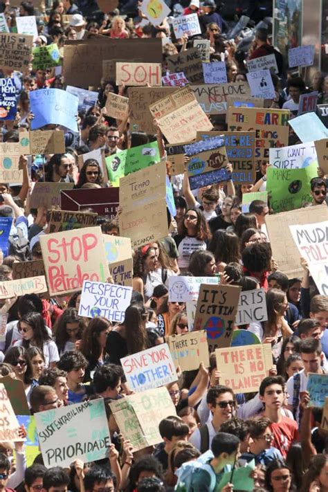 Greve Milhares De Jovens Voltaram A Sair S Ruas Em Defesa Do Planeta