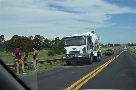 Chocaron Dos Camiones En El Puente Emiliozzi En Linea Noticias