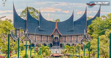 Fakta Fakta Menarik Seputar Rumah Gadang Rajawali Parquet