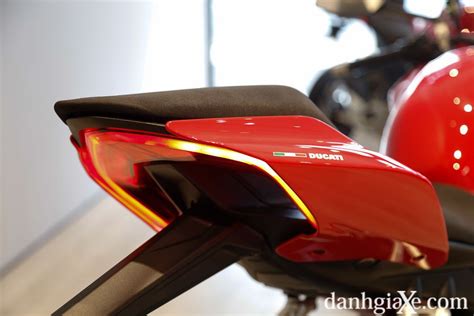 Ducati Streetfighter V4 Siêu naked bike giá từ 650 triệu đồng tại Việt Nam