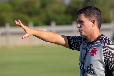 Barbieri Testa Elenco Do Vasco Em Busca Do Time Ideal Mh Vasco