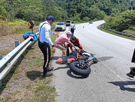 Peserta Konvoi Maut Motosikal Berkuasa Tinggi Rempuh Penghadang Jalan