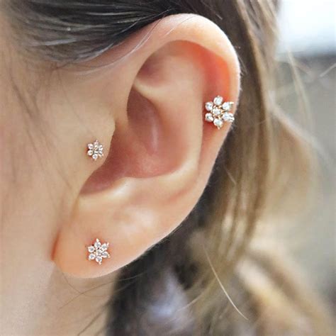 14K Belle Fleur Cartilage Boucle Doreille Tragus Boucle Etsy Ear