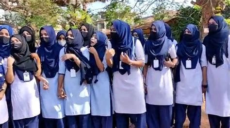 Karnataka Hijab Row Hijab Dispute Referred To A Larger Bench The Two