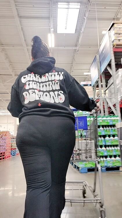 Milf Booty In Leggings Walking Sams Vpl Oc Spandex Leggings Yoga