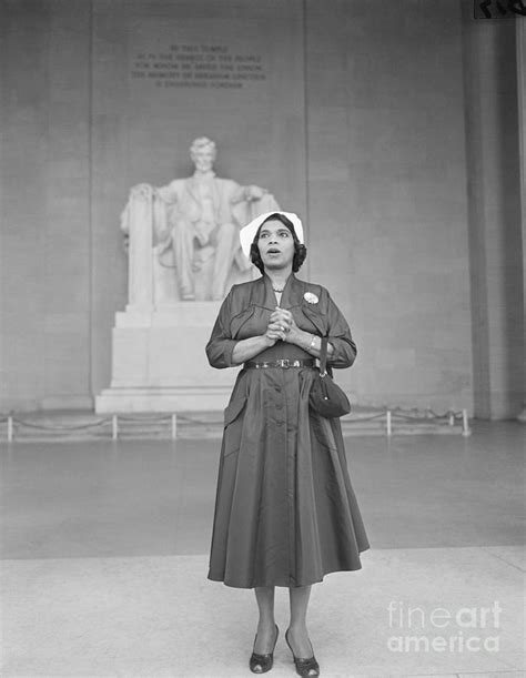 Marian Anderson Singing At The Lincoln By Bettmann