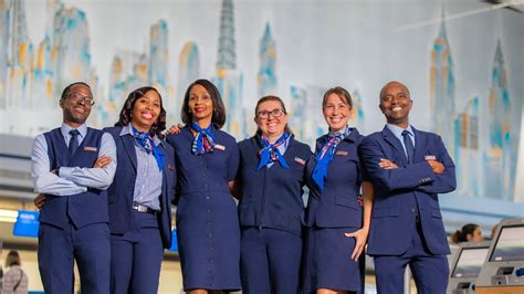 American Airlines employees are getting new uniforms - Duluth News ...