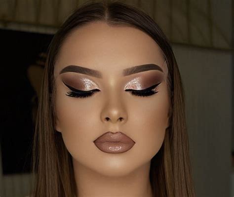 Stunning Makeup Looks Rose Gold Subtle Smoky Eyeshadow Artofit