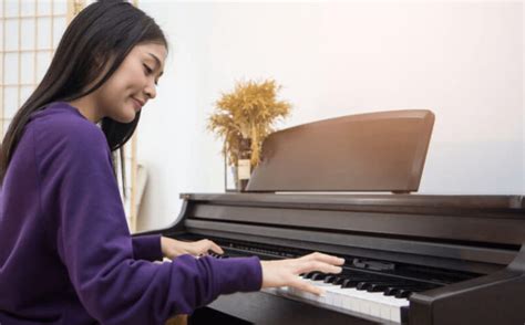 Best Keyboard Piano Under 300 - Top 6 Budget Options in 2022 & Guide