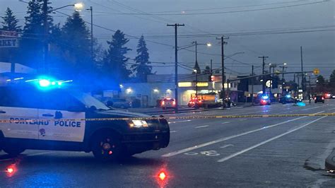 Fatal Crash Shuts Down Ne Halsey Street In Portland