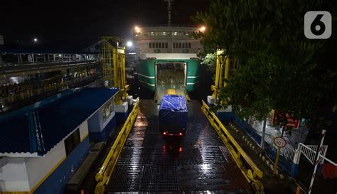 FOTO Ada Larangan Mudik Begini Suasana Pelabuhan Merak Foto