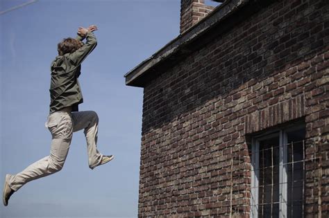 a sequence of ‘parkour’ stunts - Tipik Communication Agency