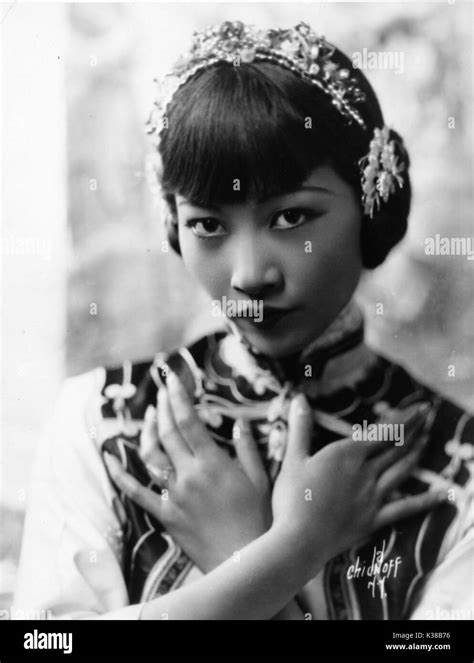 Anna May Wong In The Mid 1920s Stock Photo Alamy