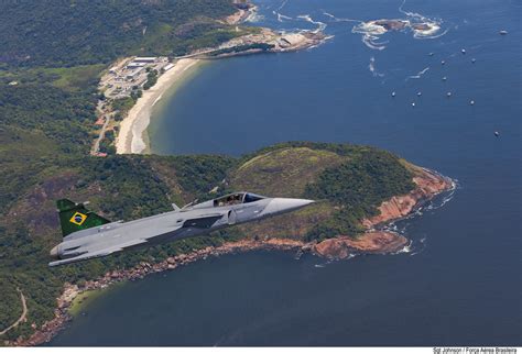 F 39E Gripen sobre Rio de Janeiro Força Aérea Brasileira FAB Comando