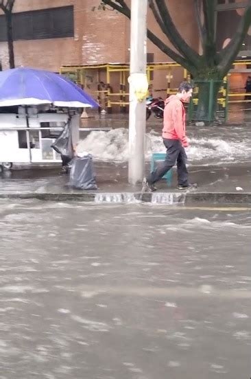 Alcantarillado en Bogotá colapsó por las fuertes lluvias las tapas se