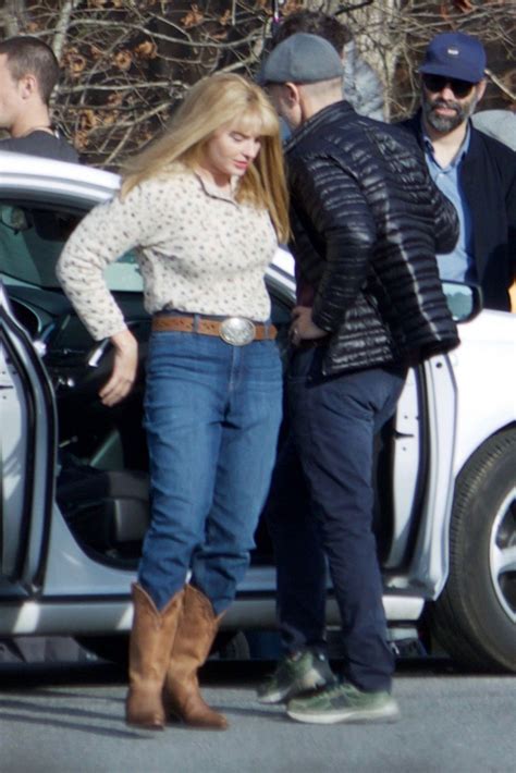 MARGOT ROBBIE on the Set of ‘I, Tonya’ in Atlanta 02/19/2017 – HawtCelebs