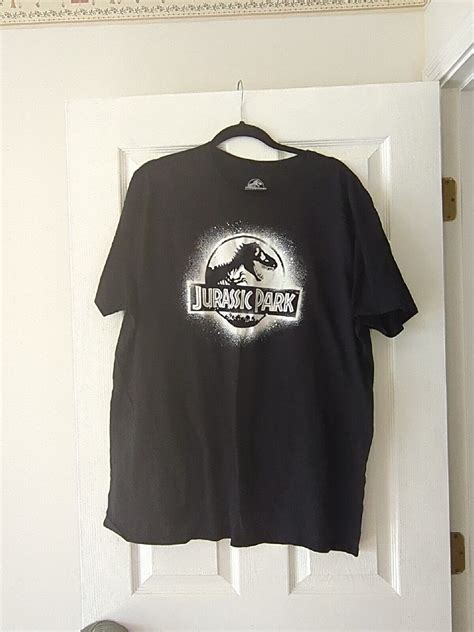 Jurassic World Jurassic Park T Tee Shirt Black Whit Gem