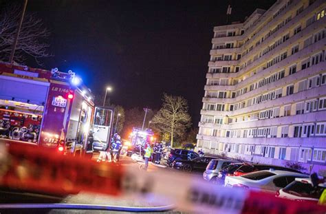 Großeinsatz bei Brand in Ludwigsburg Feuerwehr rettet Bewohner aus