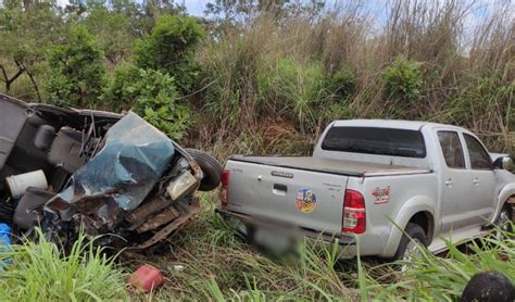 Batida Entre Carro E Caminhonete Deixa Um Homem Morto Na LMG 628 Em