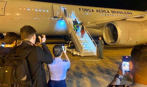 Voo Da Fab Primeiros Brasileiros Repatriados De Israel Chega Ao