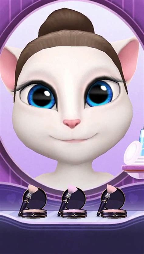 Talking Tom Eyes Up Close