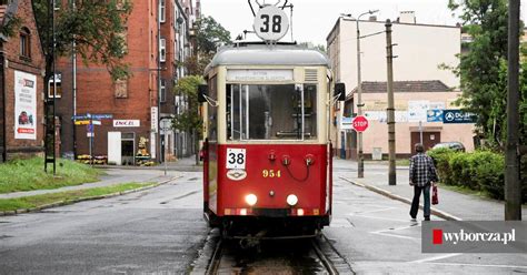 Najkr Tsza Linia Tramwajowa W Polsce Wi Tuje Urodziny