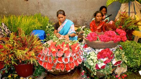 Pictures Of Flower Sellers At The Dadar Flower Market Mumbai By Arun