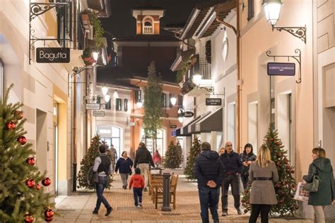 Milan Serravalle Designer Outlet Roundtrip Bus Transfer Getyourguide