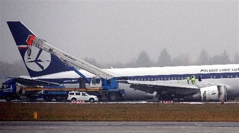 Warsaw Airport Reopens After Plane From Newark Makes Emergency Landing