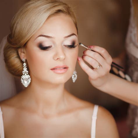 Le Meilleur Maquillage De Mariage Pour Yeux Verts En 11 étapes Faciles Maquillage Mariage