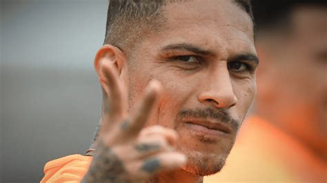 En Medio De Los Rumores Sobre Boca Paolo Guerrero Rompi El Silencio Y