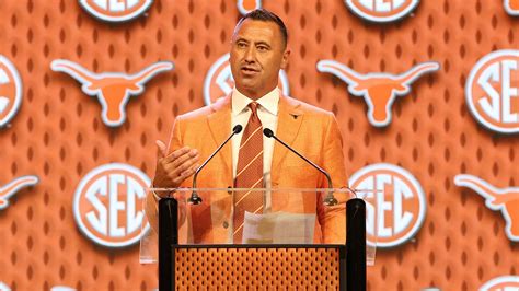 Texas' Steve Sarkisian, wife Loreal jointly announce plan to divorce ...