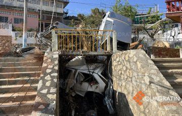 Autos Arrastrados No Han Sido Removidos En Colonia De Acapulco