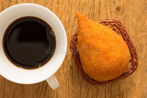 Coxinha Es Una Comida Frita Tradicional En El Brasil Bocado Y E Foto