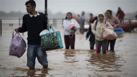 Cientos De Migrantes Venezolanos Afectados Por Las Inundaciones En El