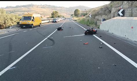 Caltagirone Incidente Sulla Statale 417 Tre Feriti Un Motociclista