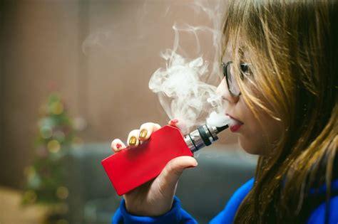 Whats The Mysterious Vaping Lung Illness Thats Making People Sick