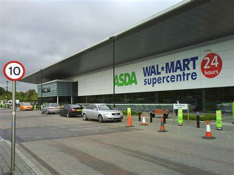 ASDA Wal-mart supercentre in Swindon © Steve Daniels cc-by-sa/2.0 ...