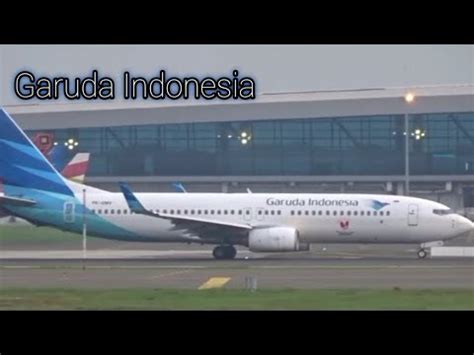 Melihat Lebih Dekat Pesawat Garuda Indonesia Take Off Di Bandara