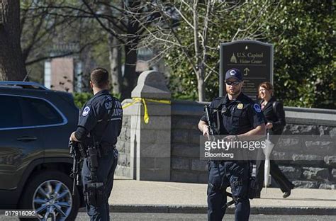 Shots Fired At U S Capitol Visitors Center Photos And Premium High Res